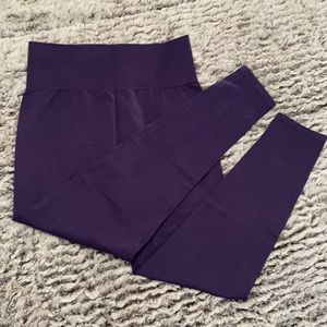 Fabletics High Waisted Legging - Medium